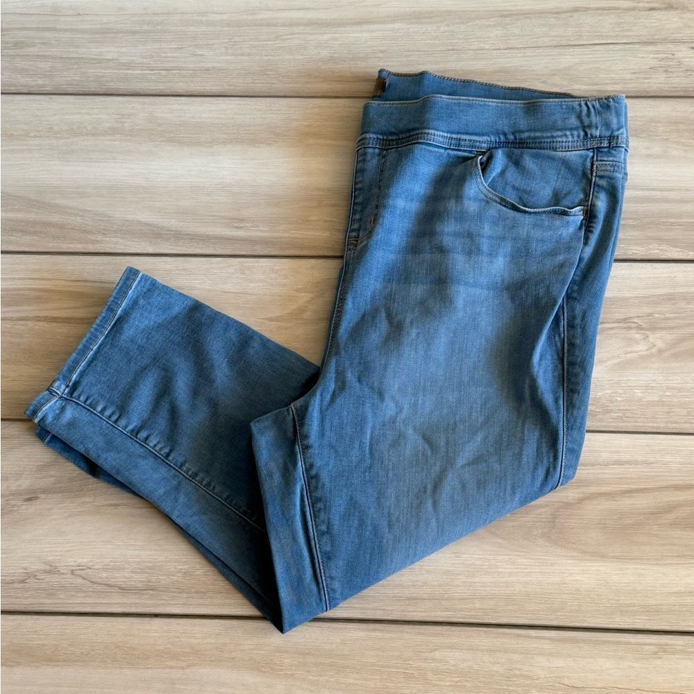 Torrid Cropped Jeans Blue Size 3X EUC